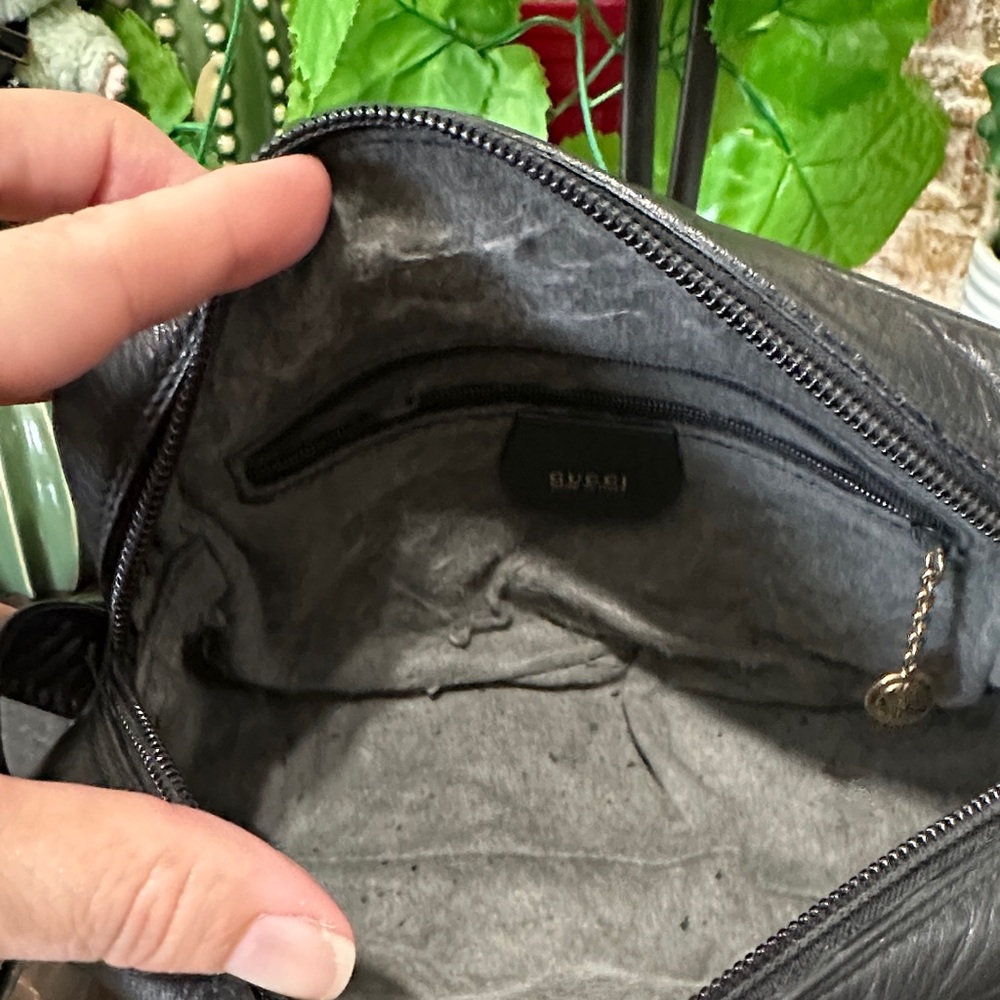 Gucci Jackie vintage Black Leather Shoulder Bag with Gold Detail - Picture 10 of 16